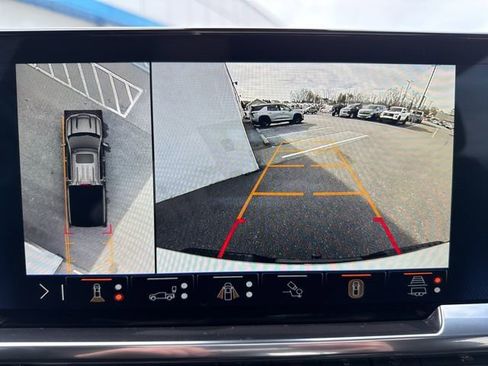 Used 2024 Chevrolet Silverado 1500 LT Trail Boss w/ LT Trail Boss Premium Package image 14