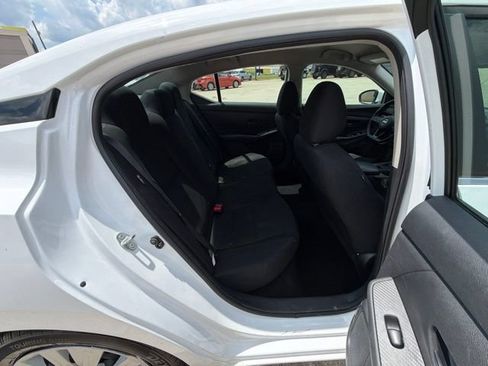 Used 2024 Nissan Sentra S FWD image 14