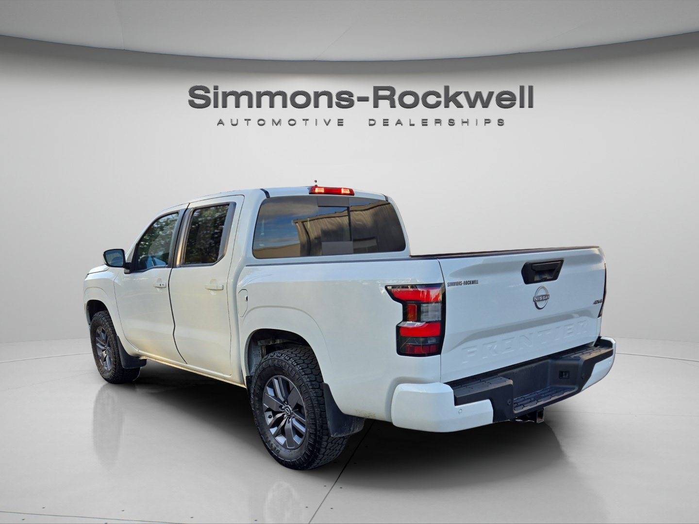 Used 2025 Nissan Frontier SV w/ SV Convenience Package AWD/4WD image 3