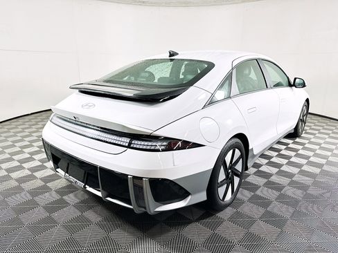 Used 2024 Hyundai Ioniq 6 SE image 3