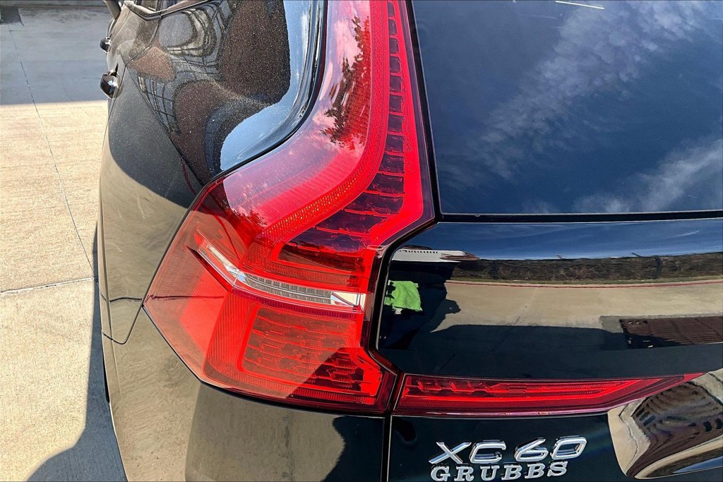 Used 2023 Volvo XC60 B5 Ultimate AWD/4WD image 40