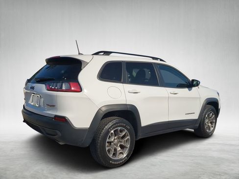 Used 2022 Jeep Cherokee Trailhawk image 3