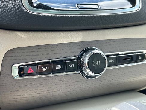 New 2025 Volvo XC90 T8 Plus w/ Protection Package Premier image 27
