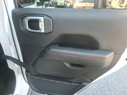 Used 2021 Jeep Wrangler Unlimited Rubicon image 12