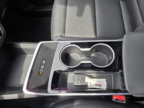 Used 2025 Chevrolet Equinox LT w/ Convenience Package II image 6