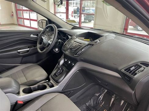 Used 2015 Ford Escape SE image 23