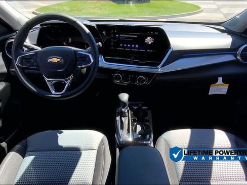 New 2025 Chevrolet Trax LT w/ Driver Confidence Package FWD image 6