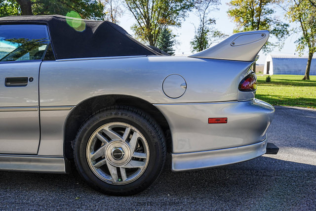 Used 1995 Chevrolet Camaro Z28 RWD image 4