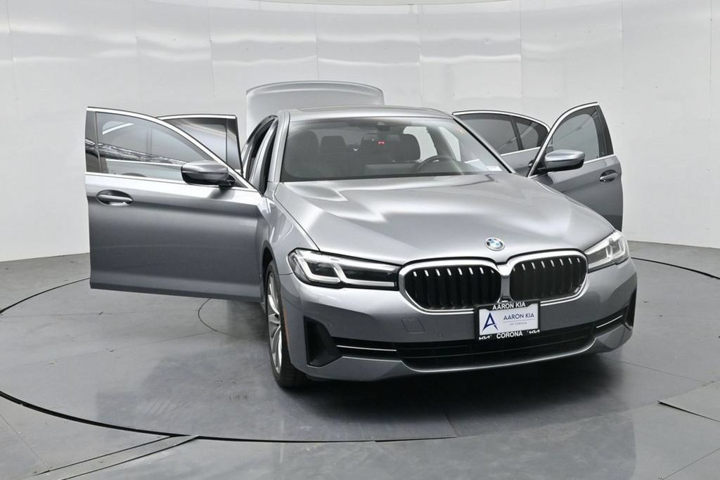 Used 2023 BMW 540i w/ Convenience Package RWD image 37