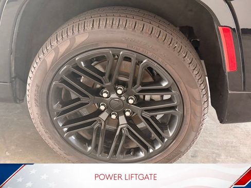 Used 2024 Jeep Wagoneer Series II AWD/4WD image 10