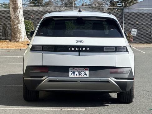 Used 2024 Hyundai Ioniq 5 SE image 5
