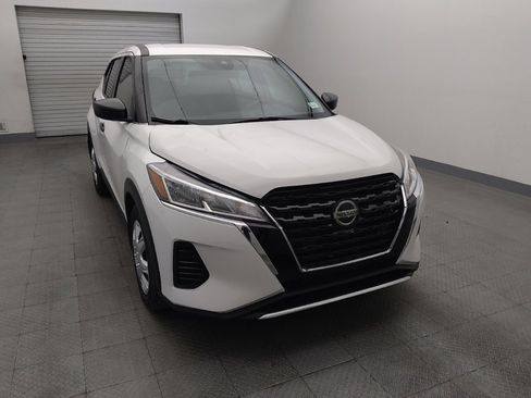 Used 2021 Nissan Kicks S FWD image 14