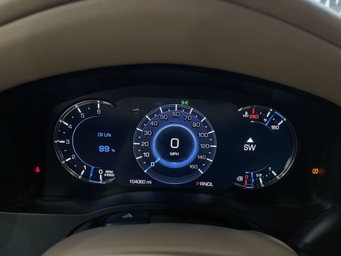 Used 2019 Cadillac Escalade Platinum AWD/4WD image 25