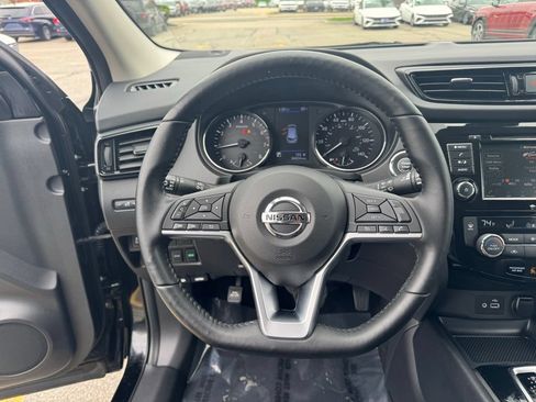 Used 2022 Nissan Rogue Sport SV AWD/4WD image 12