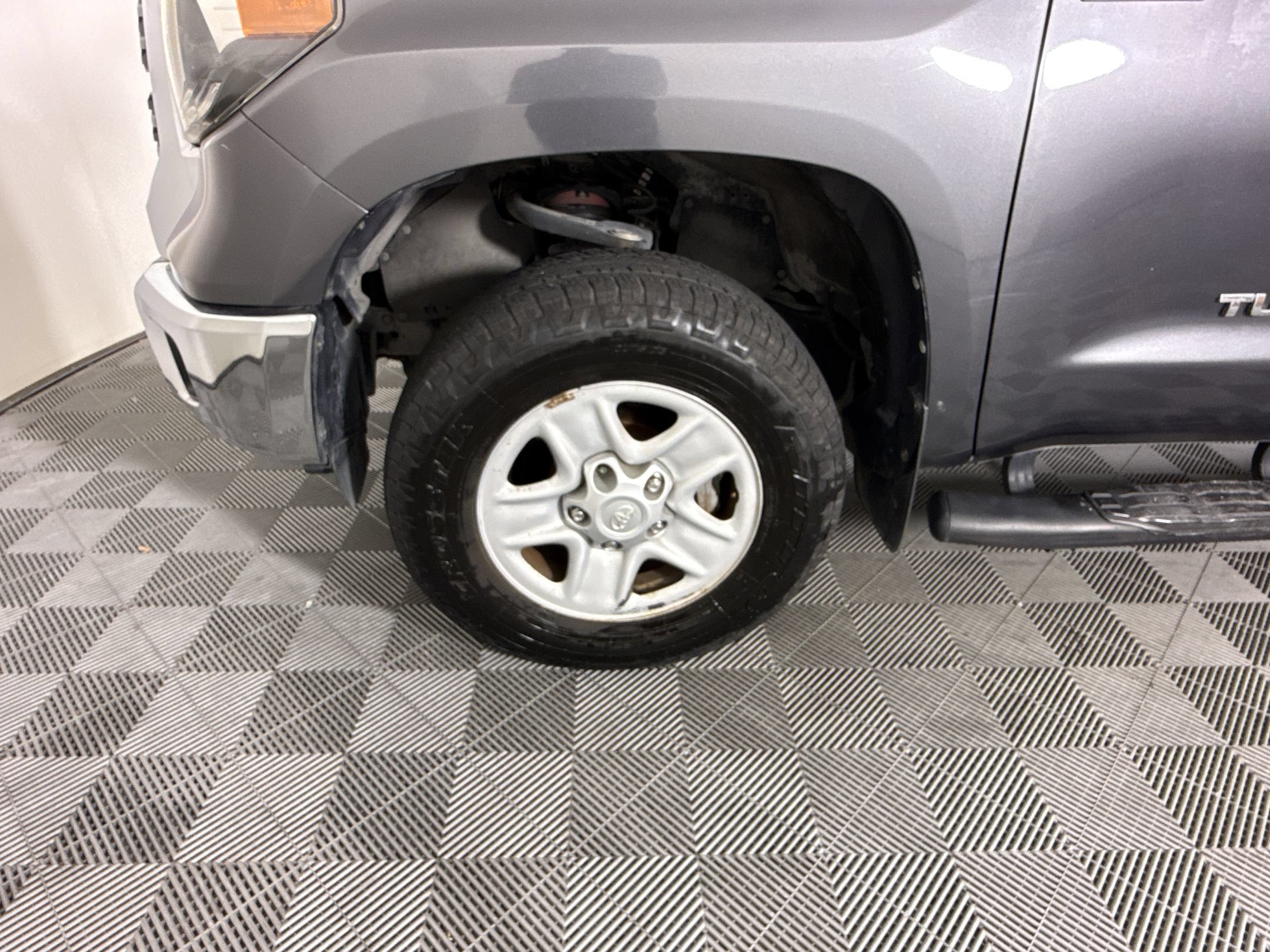 Used 2018 Toyota Tundra SR5 w/ SR5 Upgrade Package RWD image 12