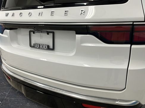 Used 2023 Jeep Wagoneer 4WD w/ Premium Group I image 41