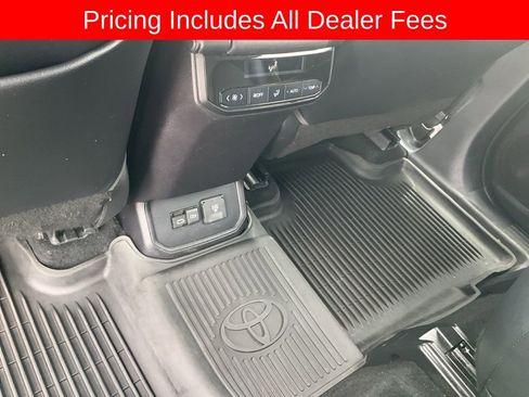 Used 2023 Toyota Highlander Limited AWD/4WD image 14