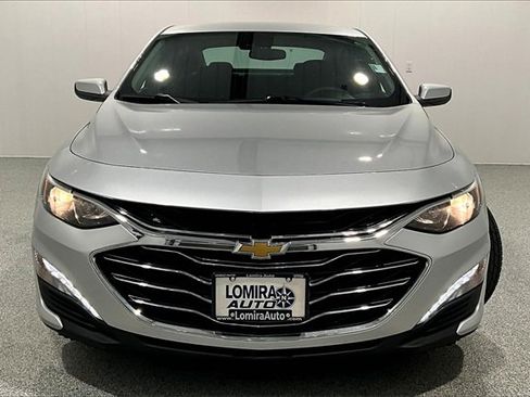 Used 2020 Chevrolet Malibu LT image 2