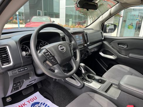 Used 2023 Nissan Frontier SV AWD/4WD image 7