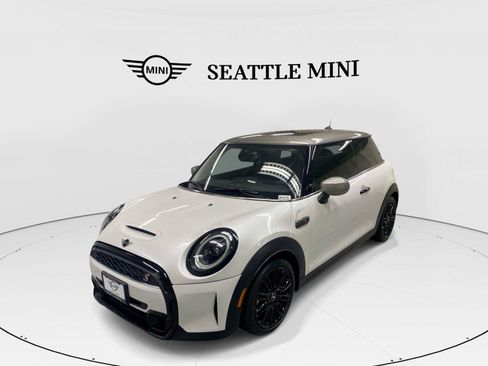 Used 2024 MINI Cooper S FWD image 1