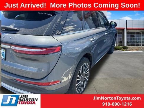 Used 2021 Lincoln Corsair Reserve w/ Equipment Group 201A FWD image 5