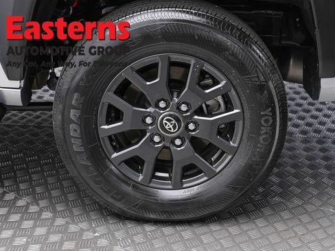 Used 2025 Toyota 4Runner SR5 AWD/4WD image 8