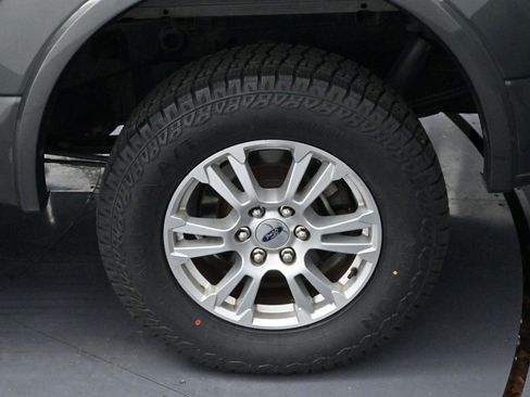 Used 2016 Ford F150 Lariat w/ Trailer Tow Package image 32