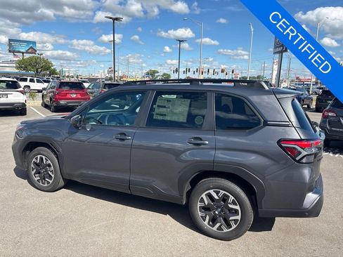 Used 2026 Subaru Forester Premium AWD/4WD image 8