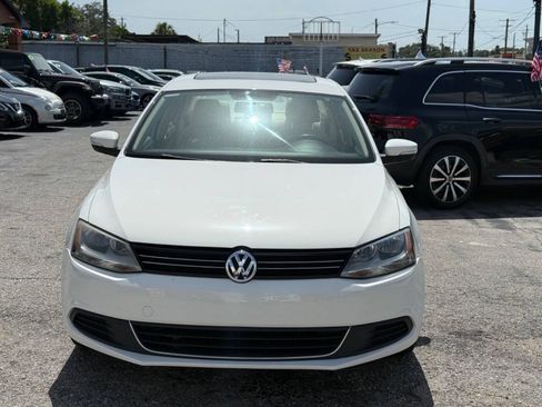 Used 2013 Volkswagen Jetta SE FWD image 4
