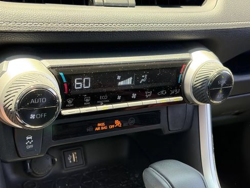 Used 2024 Toyota RAV4 XLE w/ Convenience Package AWD/4WD image 12