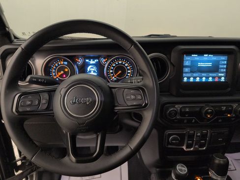 Used 2023 Jeep Gladiator Sport AWD/4WD image 15
