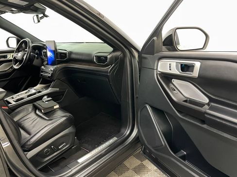 Used 2020 Ford Explorer Platinum w/ Premium Technology Package AWD/4WD image 40
