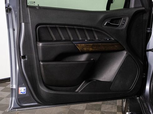 Certified 2022 GMC Canyon Denali image 31