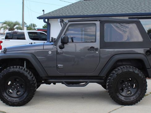 Used 2014 Jeep Wrangler Sport AWD/4WD image 2