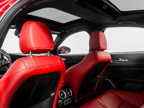 Used 2023 Alfa Romeo Giulia Sprint image 33