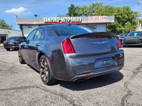 Used 2017 Chrysler 300 S w/ S Model Appearance Package RWD image 5