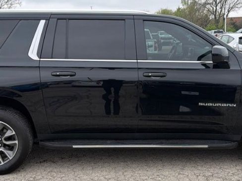 Used 2021 Chevrolet Suburban LT image 9