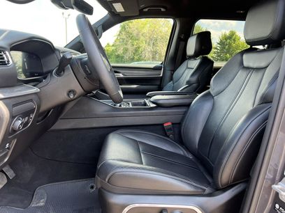Used 2024 Jeep Wagoneer Series II w/ Flexible Seating Group