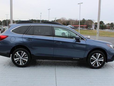 Used 2018 Subaru Outback 2.5i Limited image 6