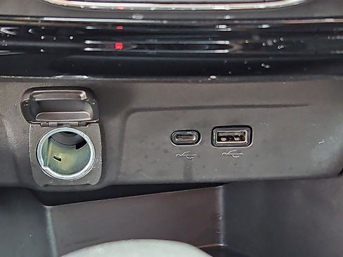 Used 2025 Chevrolet Trax RS w/ Driver Confidence Package image 23