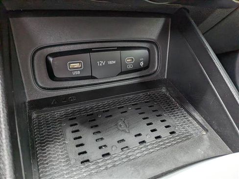 Certified 2025 Hyundai Venue Limited FWD image 36