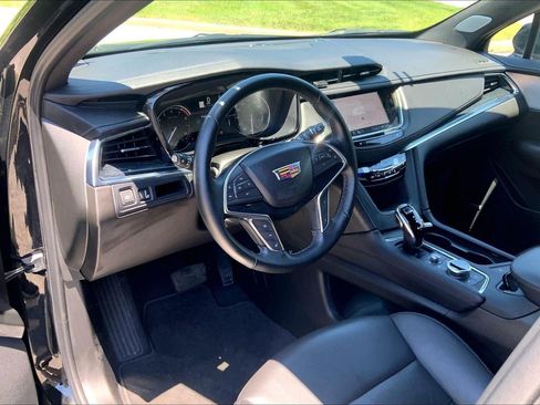 Certified 2025 Cadillac XT5 Premium Luxury AWD/4WD image 15