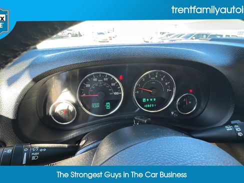 Used 2013 Jeep Wrangler Unlimited Sahara w/ Dual Top Group image 31