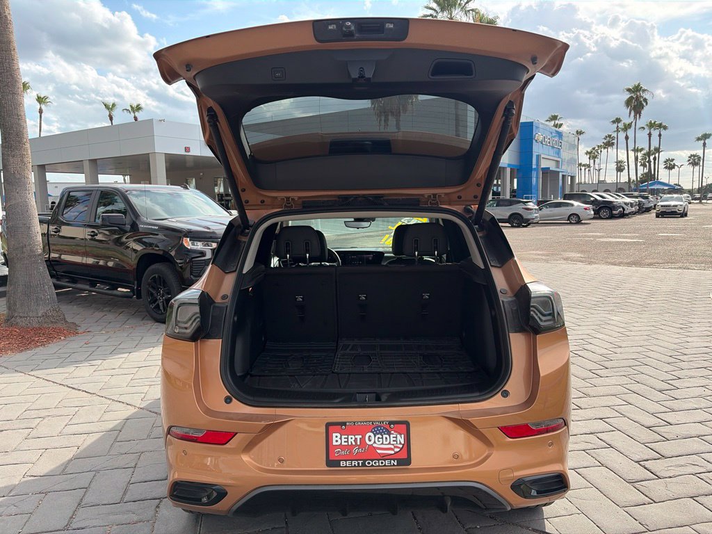 Used 2025 Buick Encore GX Avenir w/ Avenir Technology Package FWD image 6