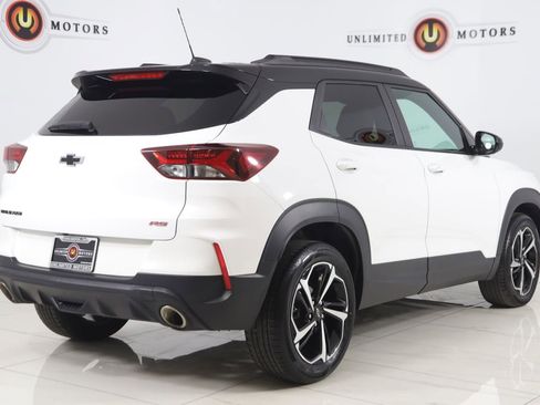 Used 2023 Chevrolet TrailBlazer RS w/ Convenience Package image 3
