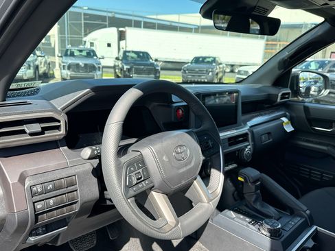 New 2026 Toyota Tacoma TRD Off-Road AWD/4WD image 7