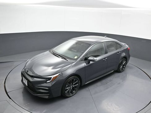 Certified 2025 Toyota Corolla SE FWD image 33