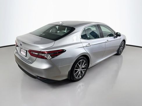 Certified 2021 Toyota Camry XLE w/ Cold Weather Package FWD image 7