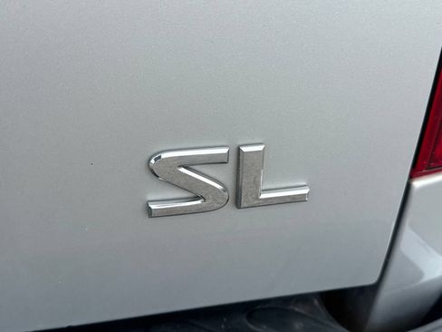 Used 2019 Nissan Frontier SL RWD image 6
