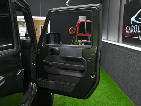 Used 2009 Jeep Wrangler Unlimited X RWD image 24